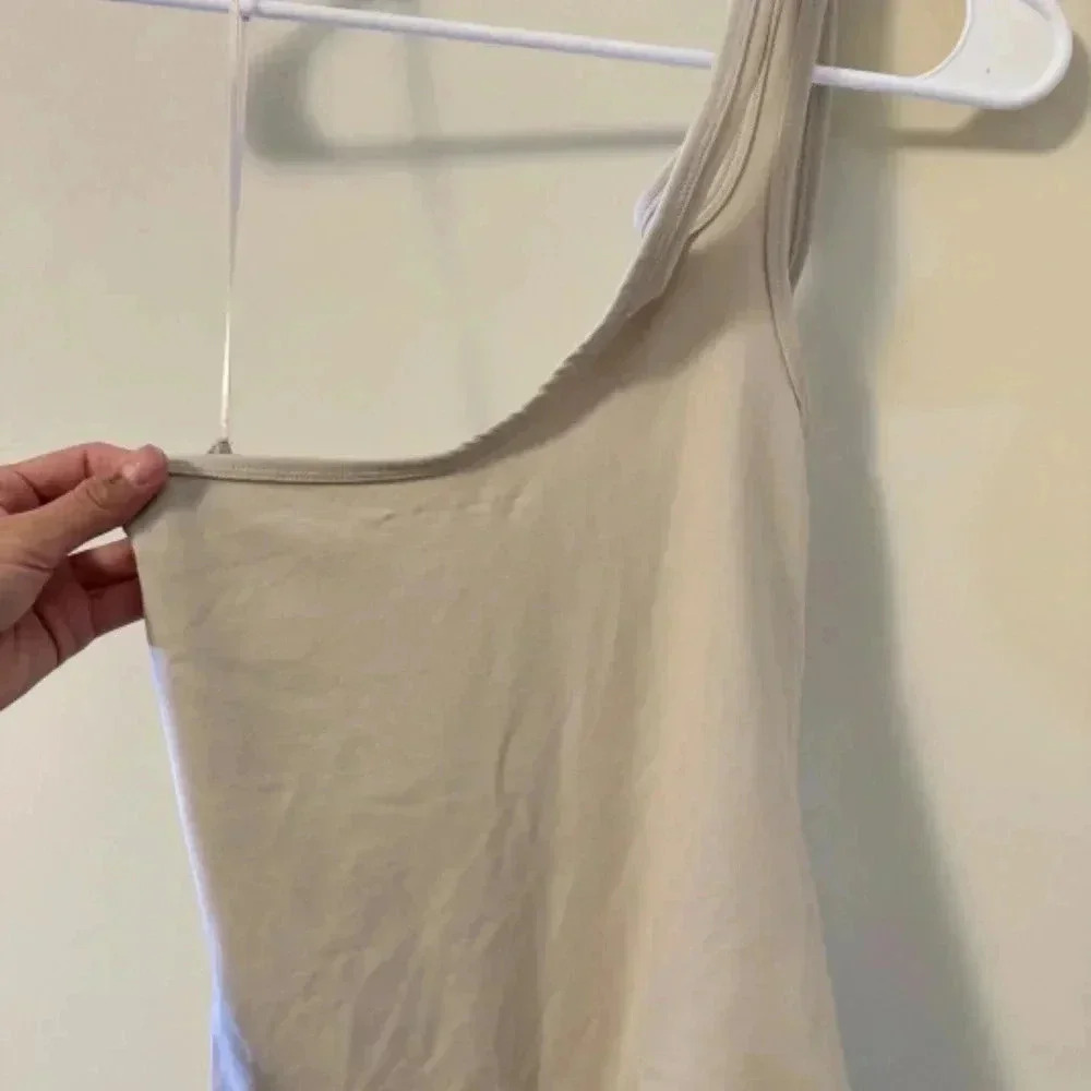 NWOT Abercrombie & Fitch Asymmetrical Cream Bodysuit - Picture 7 of 8